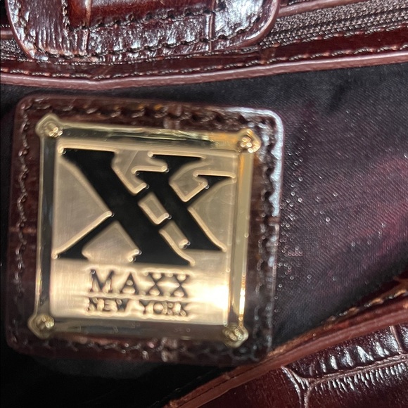 Maxx New York Deep Brown Crocodile Tote - Picture 3 of 4